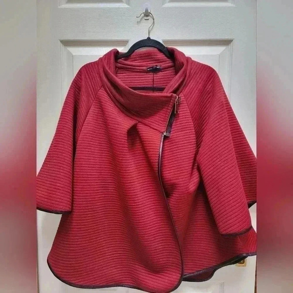 D.X.R MODA Made In Italy Burgundy Cloak Jacket (NWT) Size Large - Picture 1 of 3